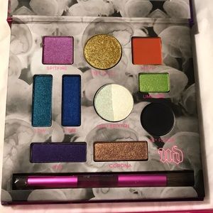 Urban Decay x Kristen Leanne eyeshadow palette